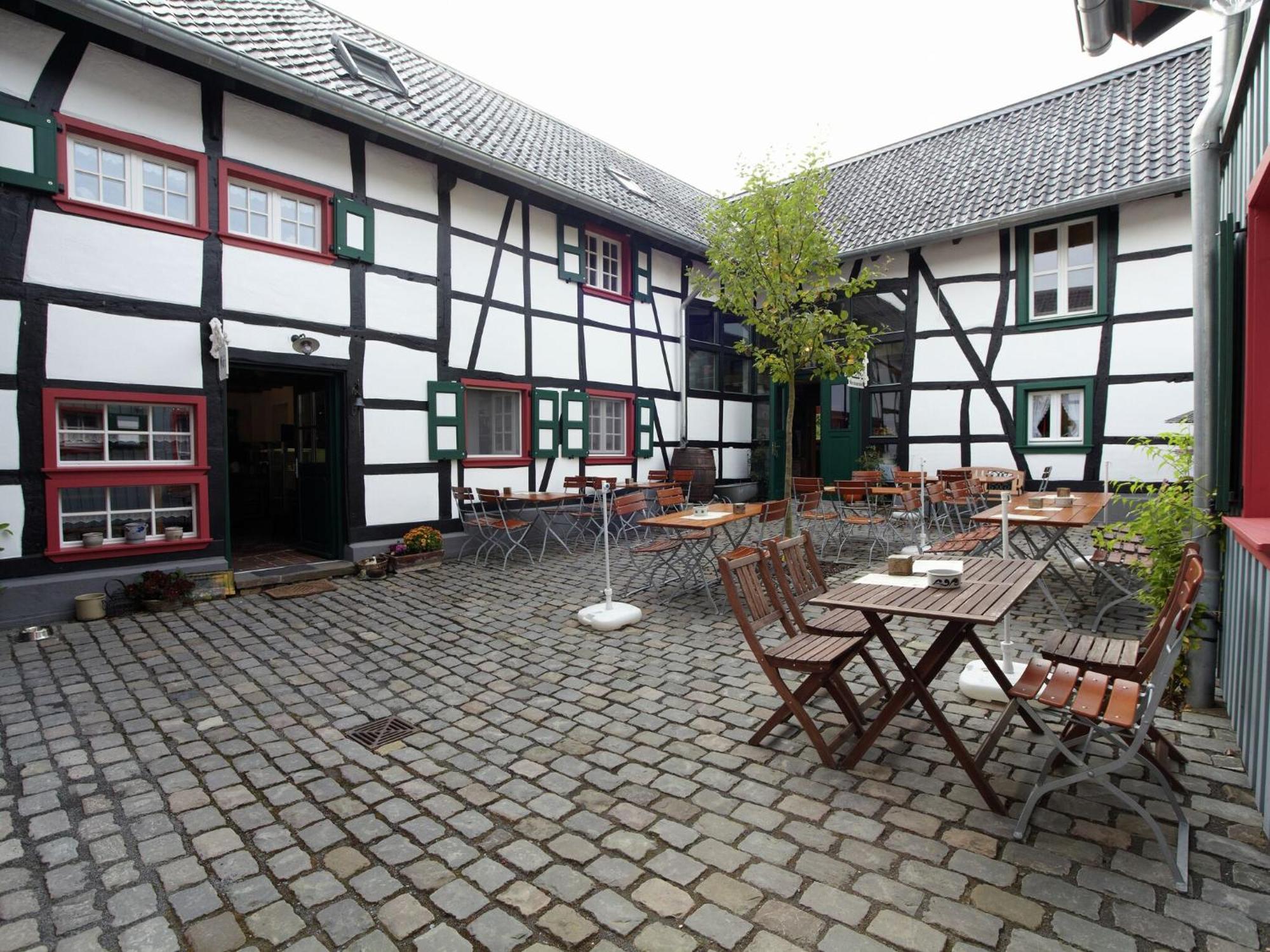 Nostalgic Apartment In The Eifel Region 슈라이덴 외부 사진